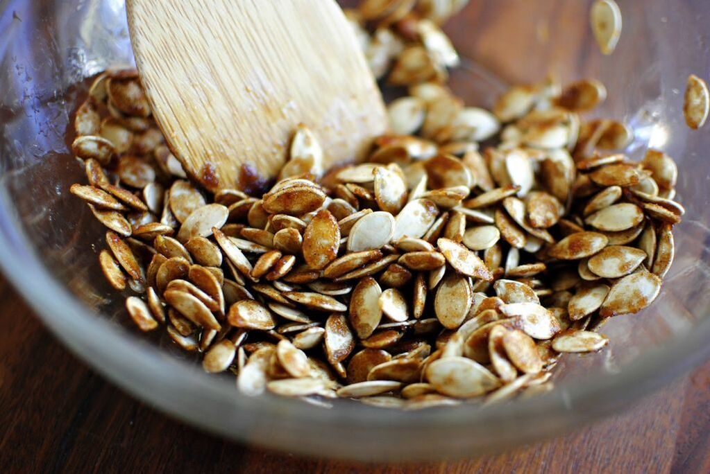 Pumpkin seeds can be eaten daily to prevent male diseases